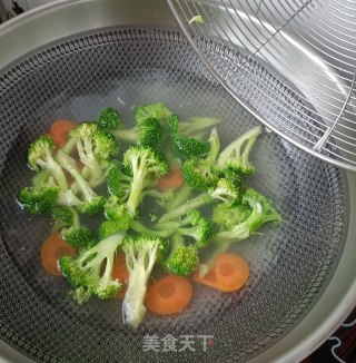 白玉菇炒西兰花步骤8