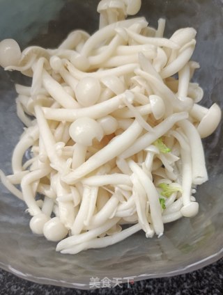 白玉菇炒西兰花步骤7
