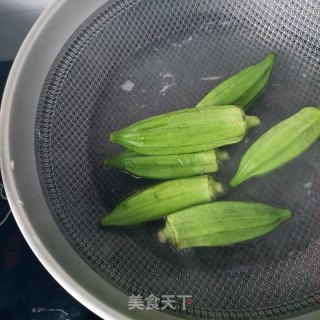 精肉炒秋葵步骤4