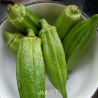 精肉炒秋葵步骤3