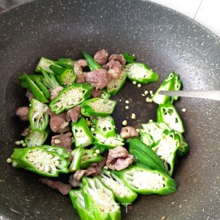 精肉炒秋葵步骤11