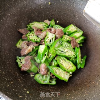 精肉炒秋葵步骤13