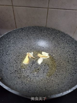 大鱼头焖腐竹步骤7