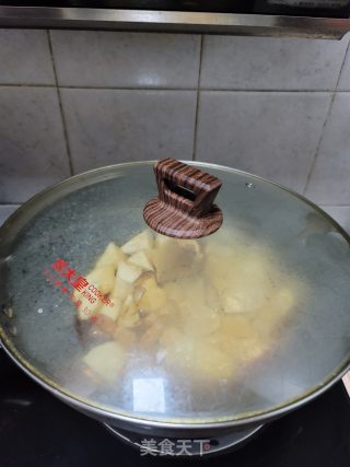 五花肉烧凤尾笋块步骤7