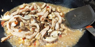 鲜冬菇炒肉步骤5
