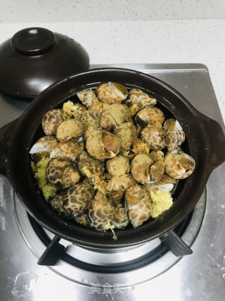 砂锅焖花螺步骤5