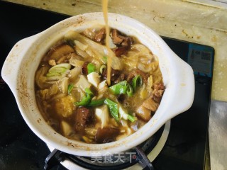 砂锅红烧肉炖酸菜步骤7