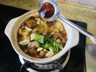 砂锅红烧肉炖酸菜步骤6
