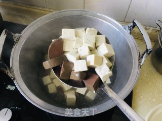 砂锅鸭血炖豆腐步骤2