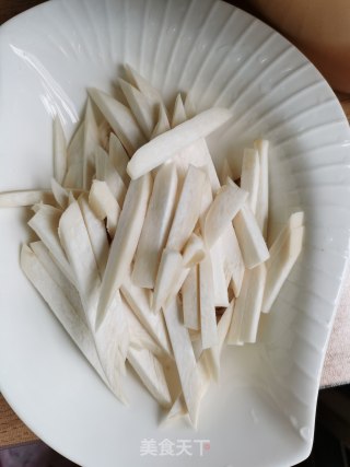 肉丝炒百合杏鲍菇步骤2