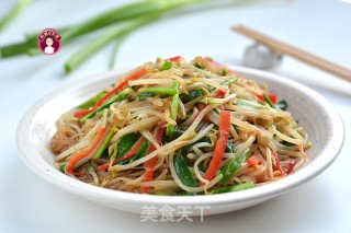 清香脆嫩的韭菜豆芽粉丝步骤7