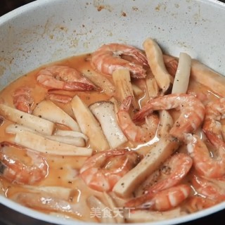 黄油怎么吃？奶香豉油虾食谱分享~步骤3