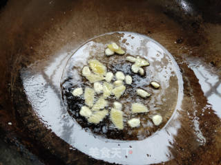 酸菜炒肉片步骤6