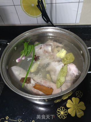 辣椒炒猪舌头步骤1