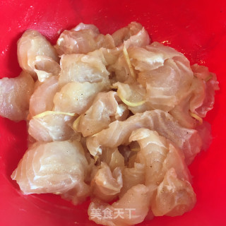 雪菜毛豆烧龙利鱼步骤1