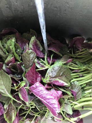 皮蛋煮苋菜步骤2