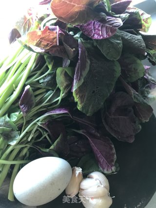 皮蛋煮苋菜步骤1