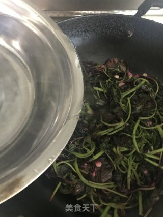 皮蛋煮苋菜步骤6