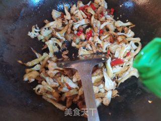 剁辣椒花菜炒肉步骤7