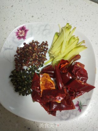 蒜香麻辣龙虾尾步骤3