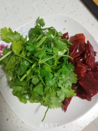 蒜香麻辣龙虾尾步骤7