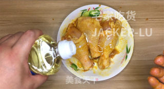 懒人版盐焗鸡，金黄焦脆，满满的浓香汁水，超级美味，一定要试试！步骤5
