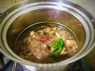 猪肉炖白菜步骤3