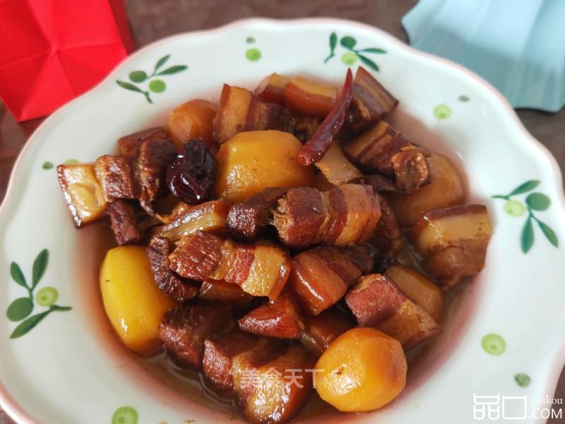五花肉焖小土豆