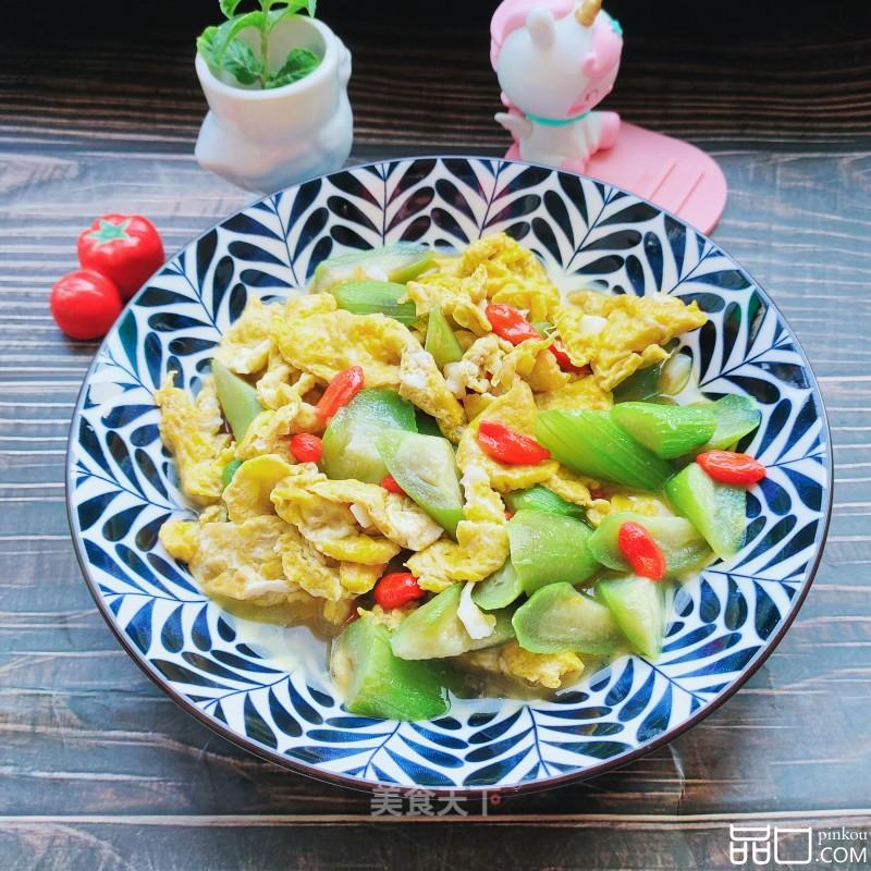 枸杞、丝瓜炒鸡蛋