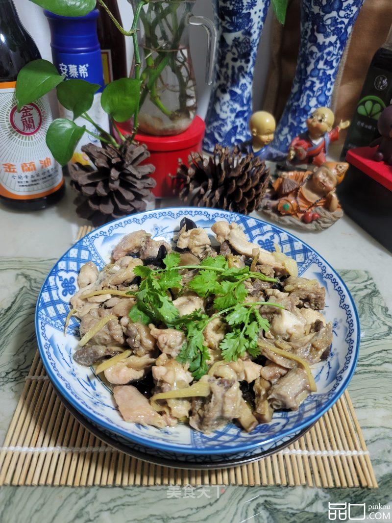 黑木耳香菇蒸鸡