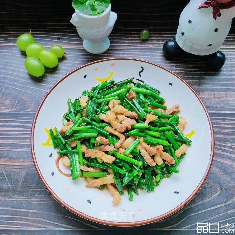 五花肉炒韭苔