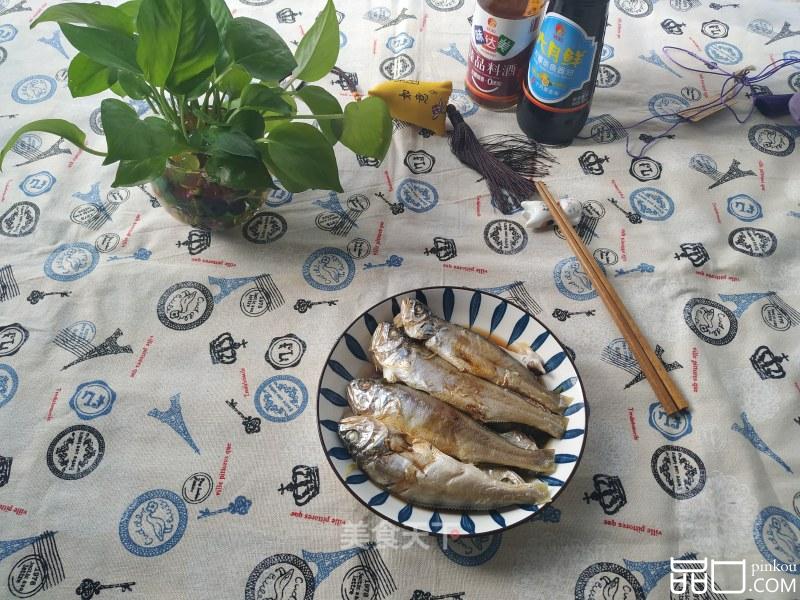 柠檬蒸黄鱼