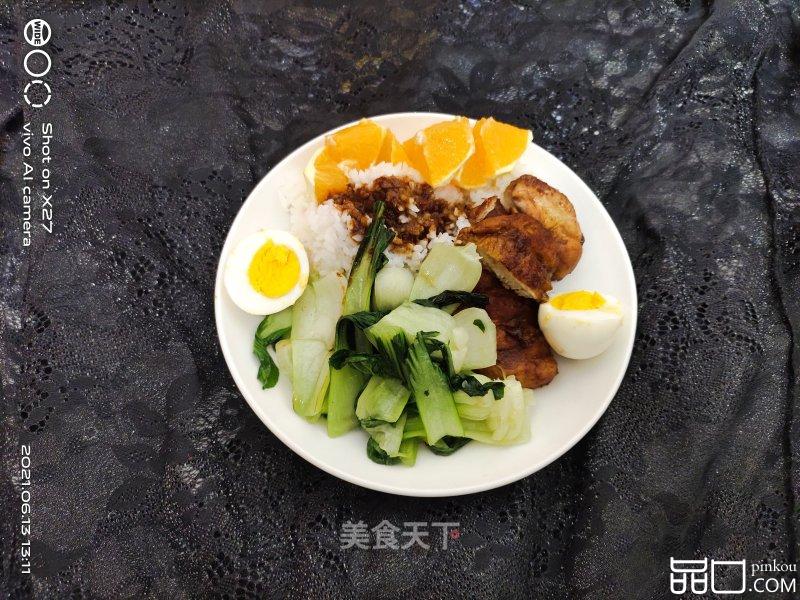 焖鸭腿肉盖烧饭