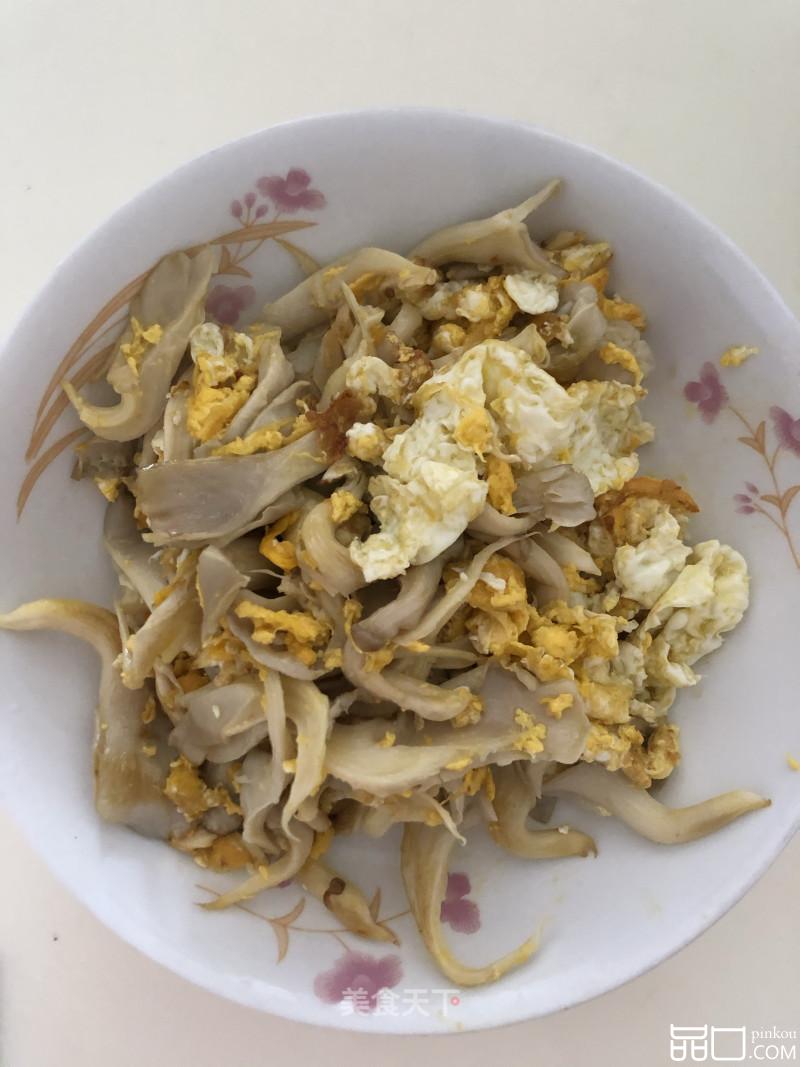 平菇炒鸡蛋