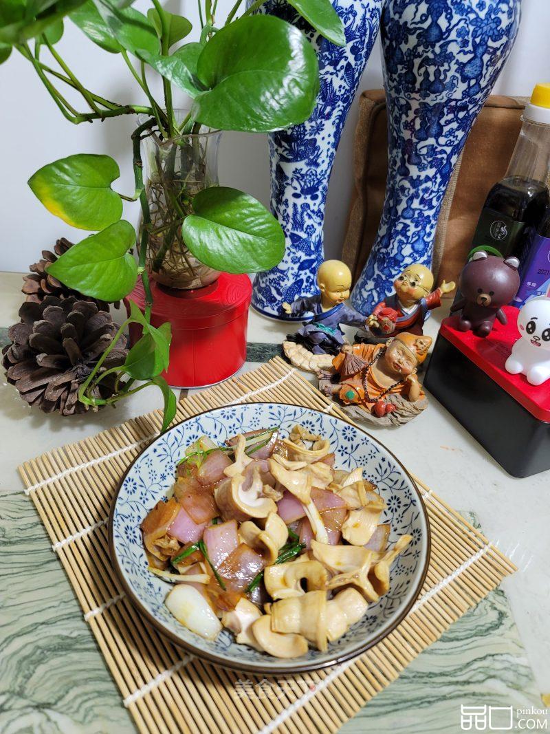 洋葱炒生肠