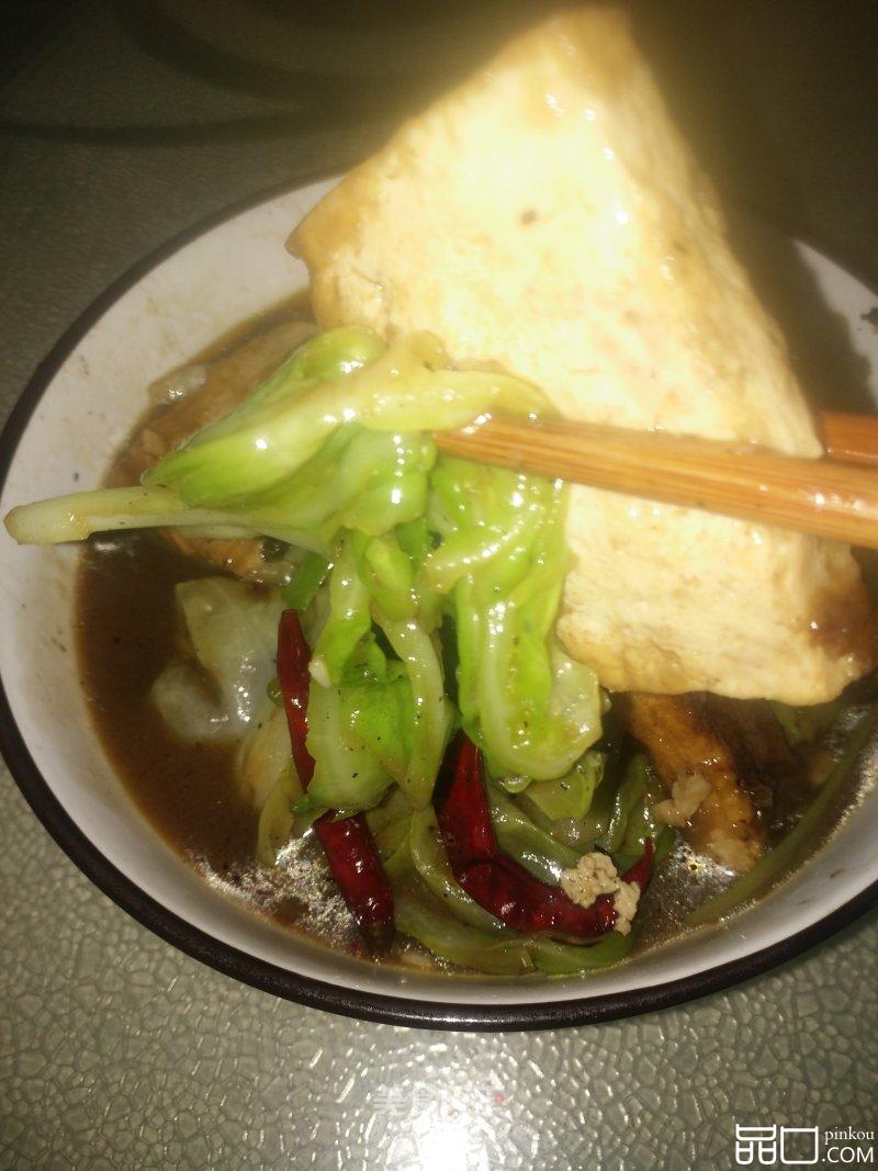 香煎豆腐烧手撒包菜