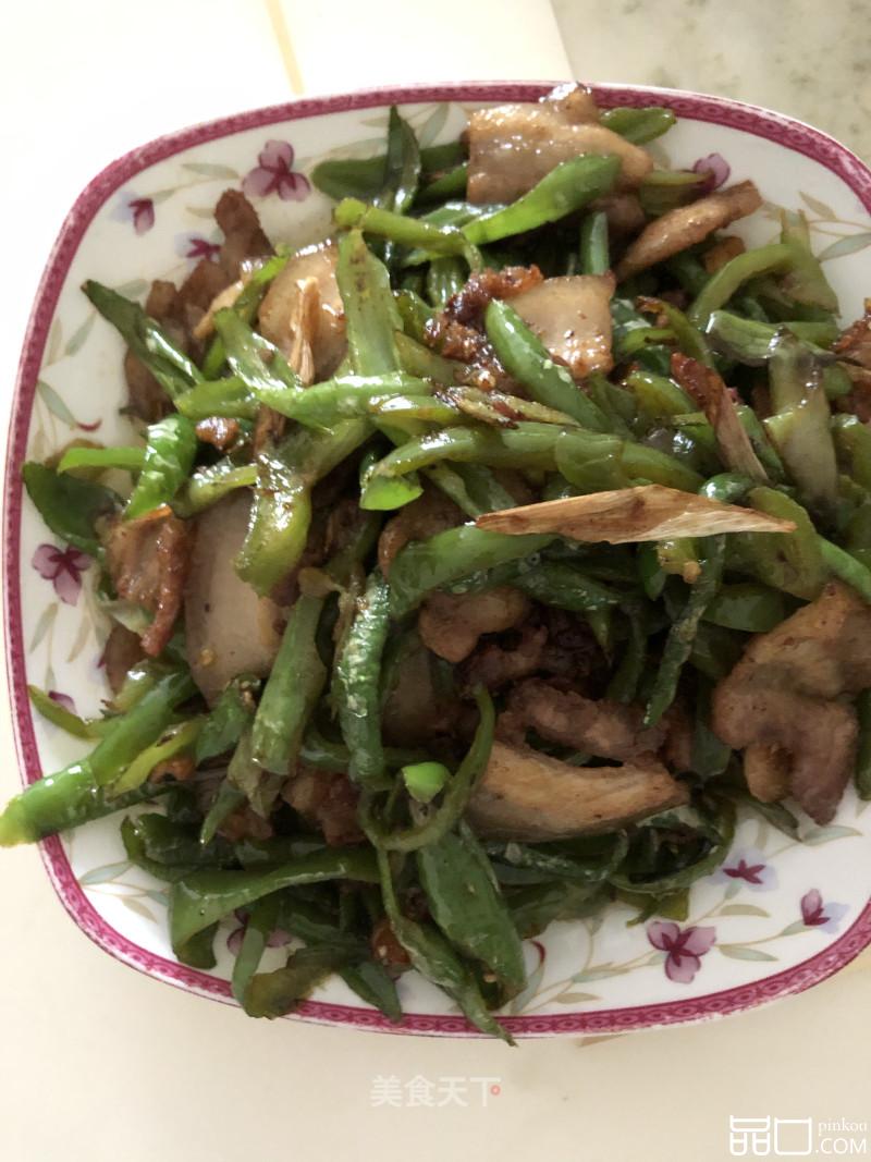 五花肉爆炒青椒