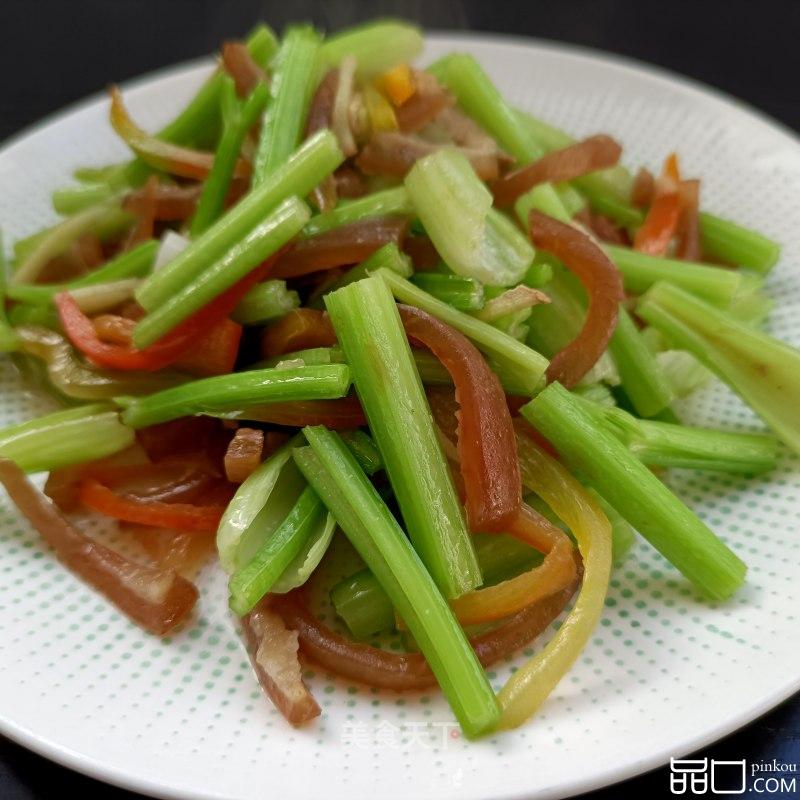 芹菜炒猪皮