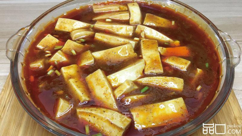 懒人版麻婆豆腐、又香又麻又辣，就着汤汁能吃两碗米饭。