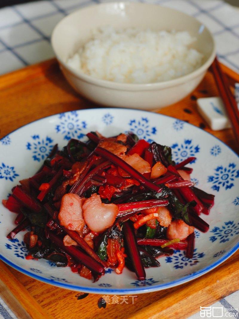 红甜菜叶炒肉