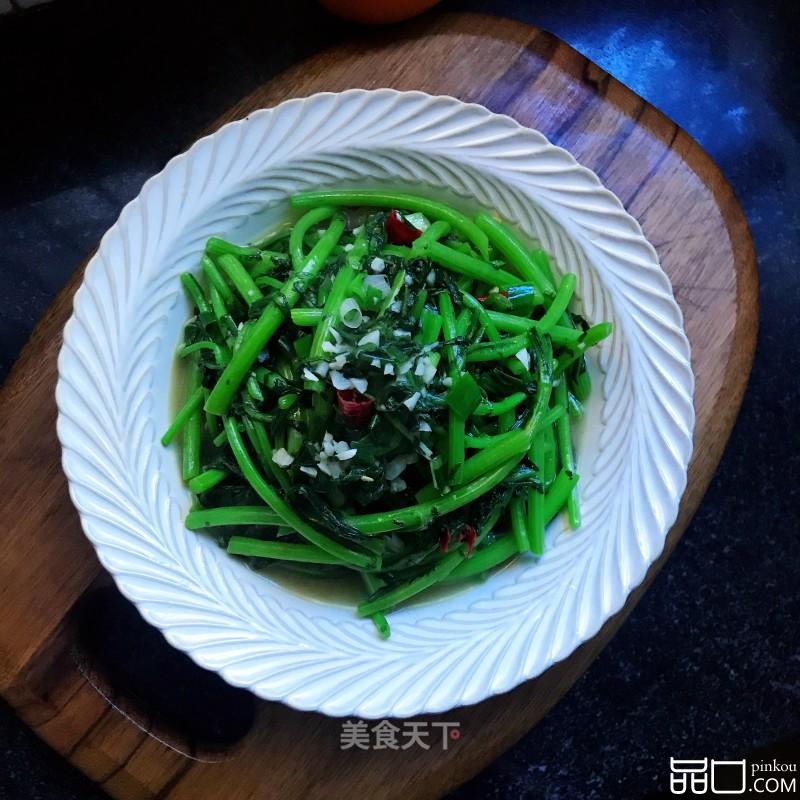 蒜头油炒茼蒿