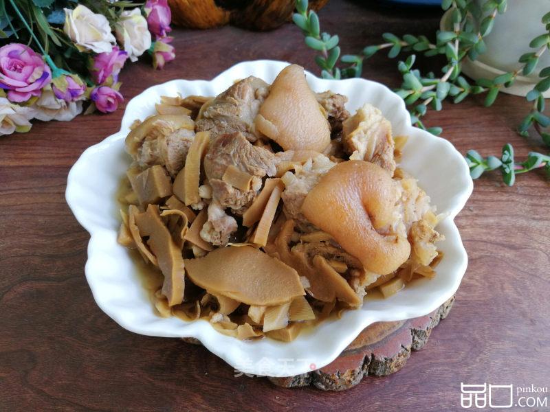 猪脚炖笋干
