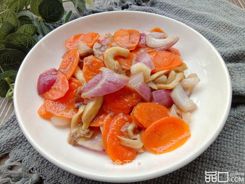 平菇洋葱炒胡萝卜
