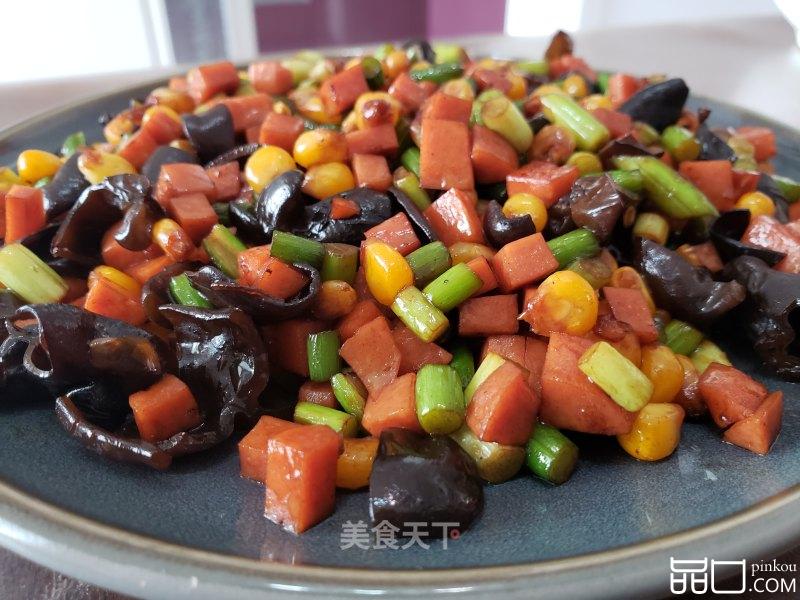 蒜苔炒火腿肠玉米粒