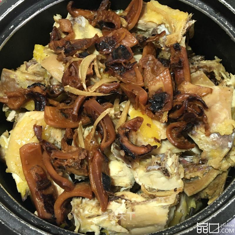 墨鱼干蒸草鸡