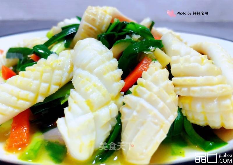 韭菜胡萝卜炒鱿鱼#家常小炒#