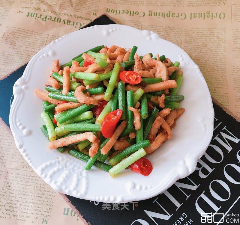 鸡肉炒蒜苔