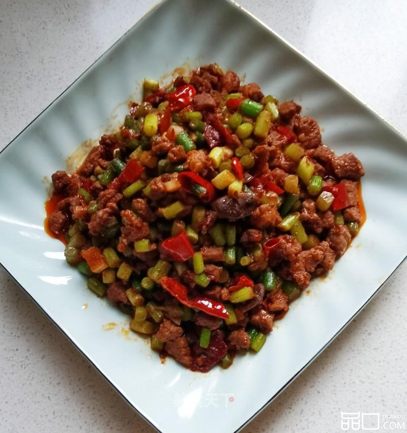 蒜苔炒牛肉丁
