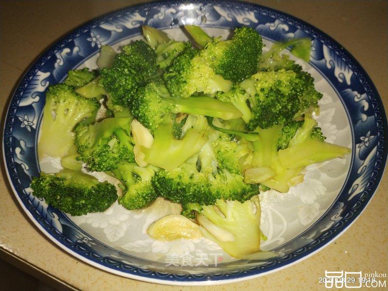 清炒西蓝花