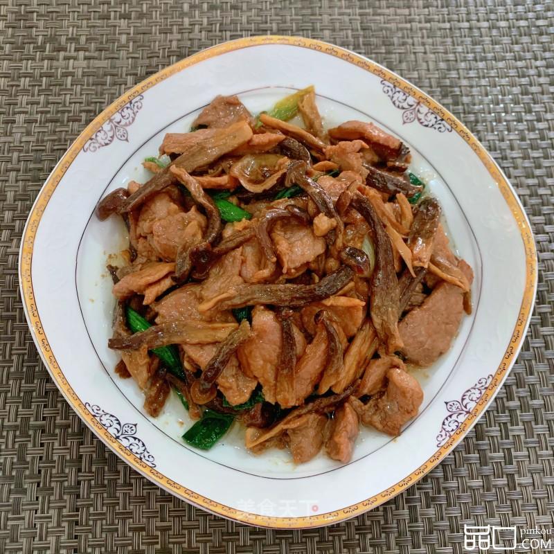 鹿茸菇炒里脊肉